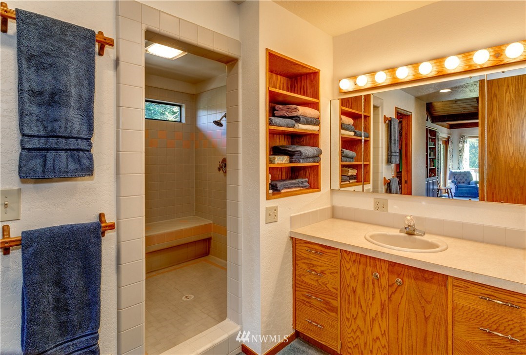 557 East Hemmi Road Lynden, WA 98264 - Photo 14 of 25