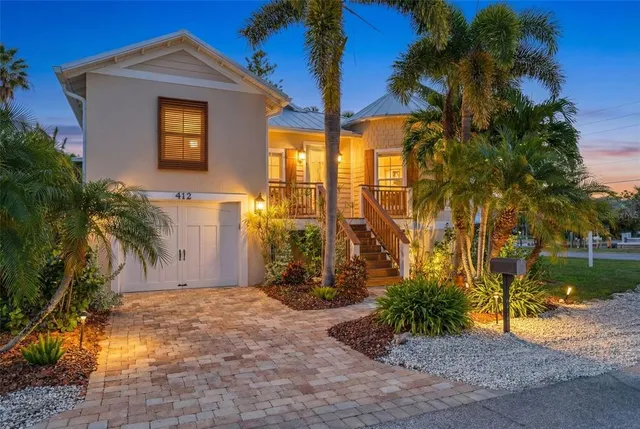 $2,000,000 | 412 73rd Street, Holmes Beach, FL 34217