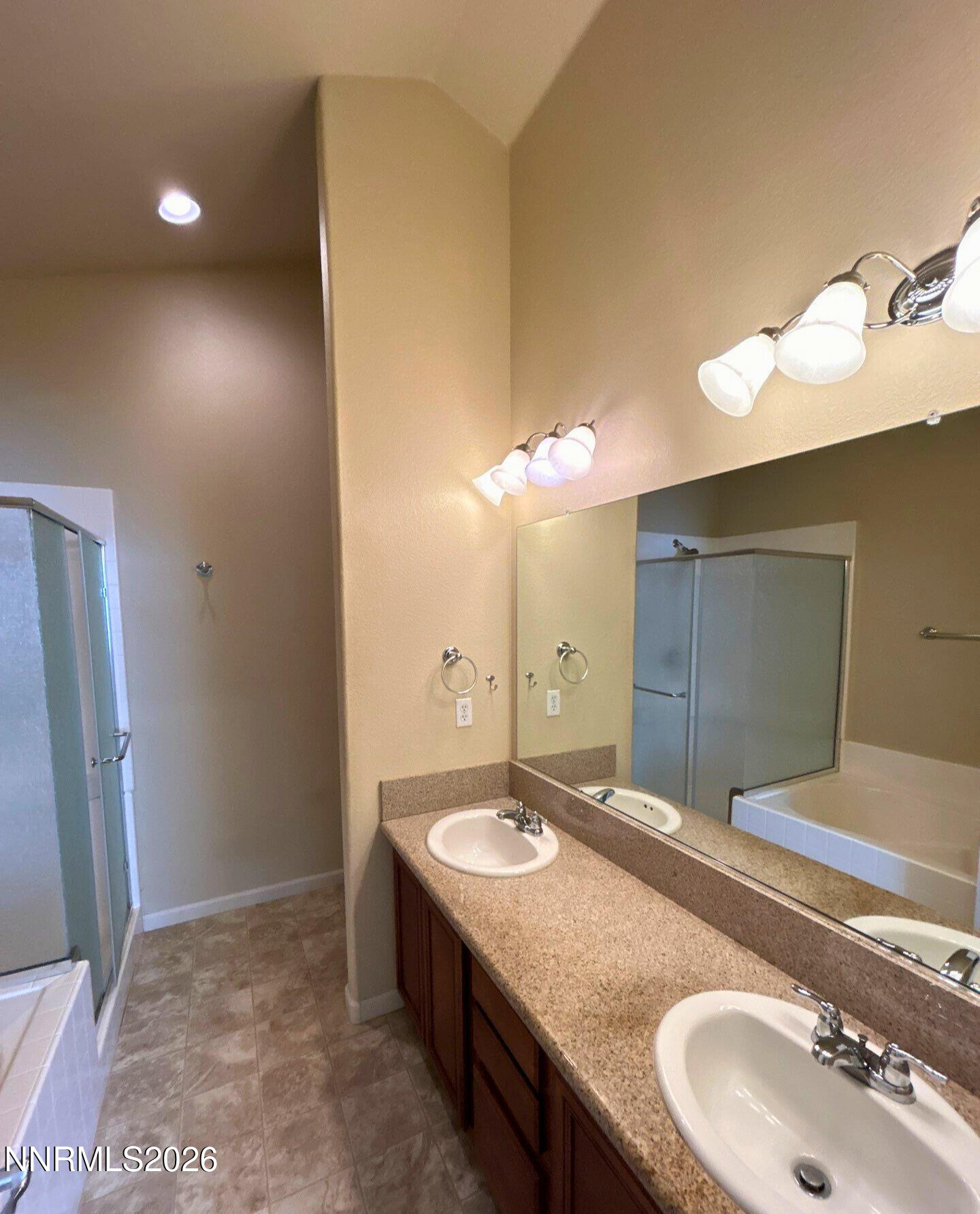 5718 Pumpkin Ridge Drive Sparks, NV 89436 - Photo 9 of 13 4d853ba9-eb97-4f53-8e4b-733df4ad14a3