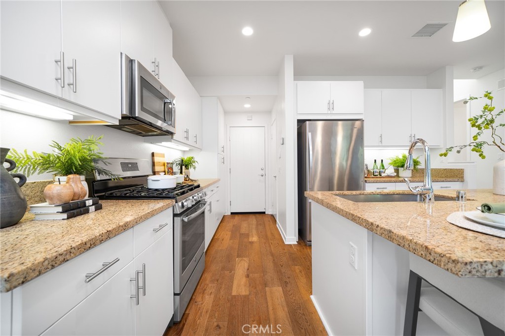 18 Prominence Lake Forest, CA 92630 - Photo 11 of 33