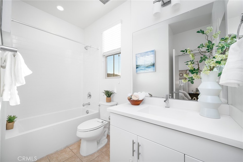 18 Prominence Lake Forest, CA 92630 - Photo 21 of 33