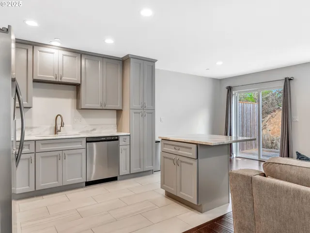 $412,000 | 1593 Southeast Honeysuckle Loop, Warrenton, OR 97146