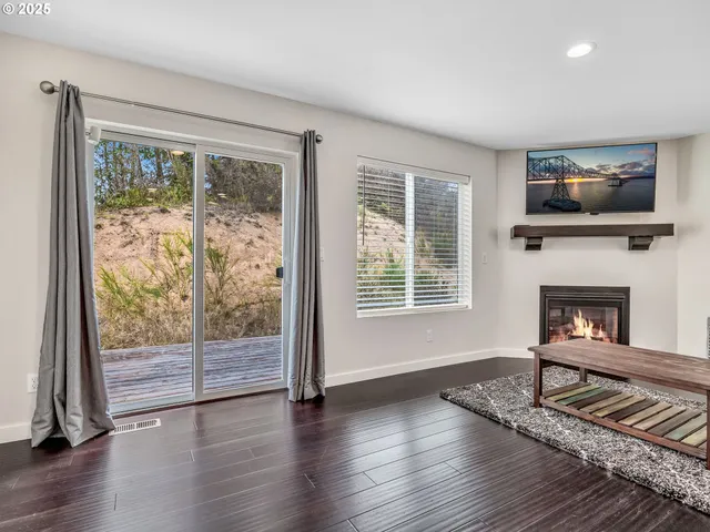 $412,000 | 1593 Southeast Honeysuckle Loop, Warrenton, OR 97146