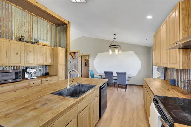 $589,500 | 36127 Hart Road, Davenport, WA 99122