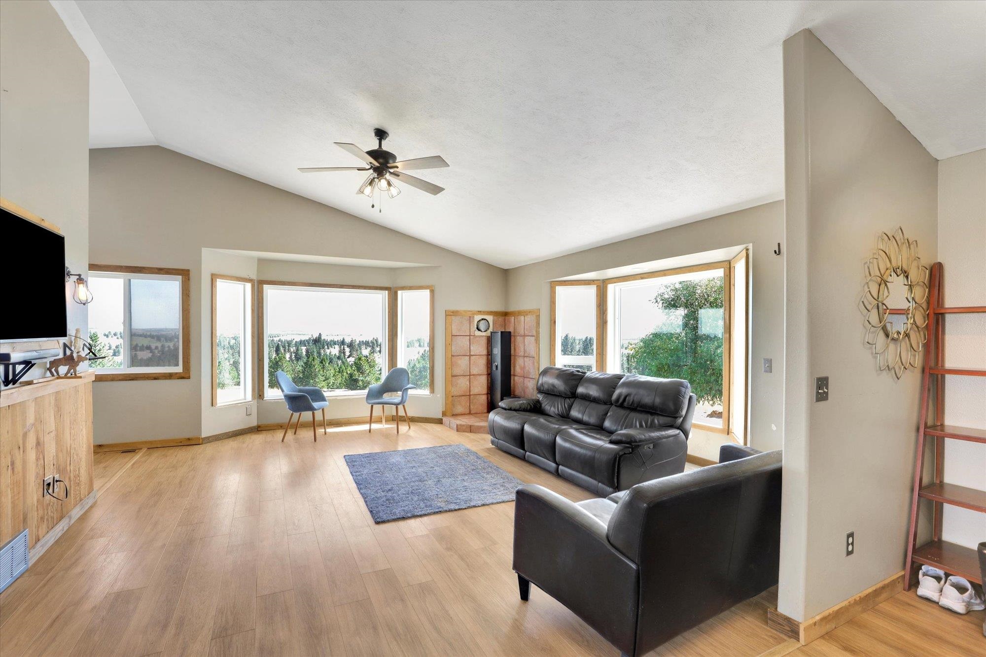 36127 Hart Road Davenport, WA 99122 - Photo 5 of 46