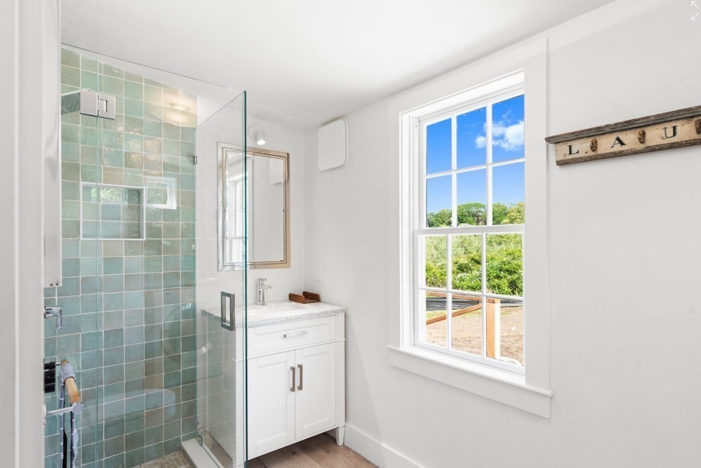 27 North Liberty Street Nantucket, MA 02554 - Photo 13 of 21