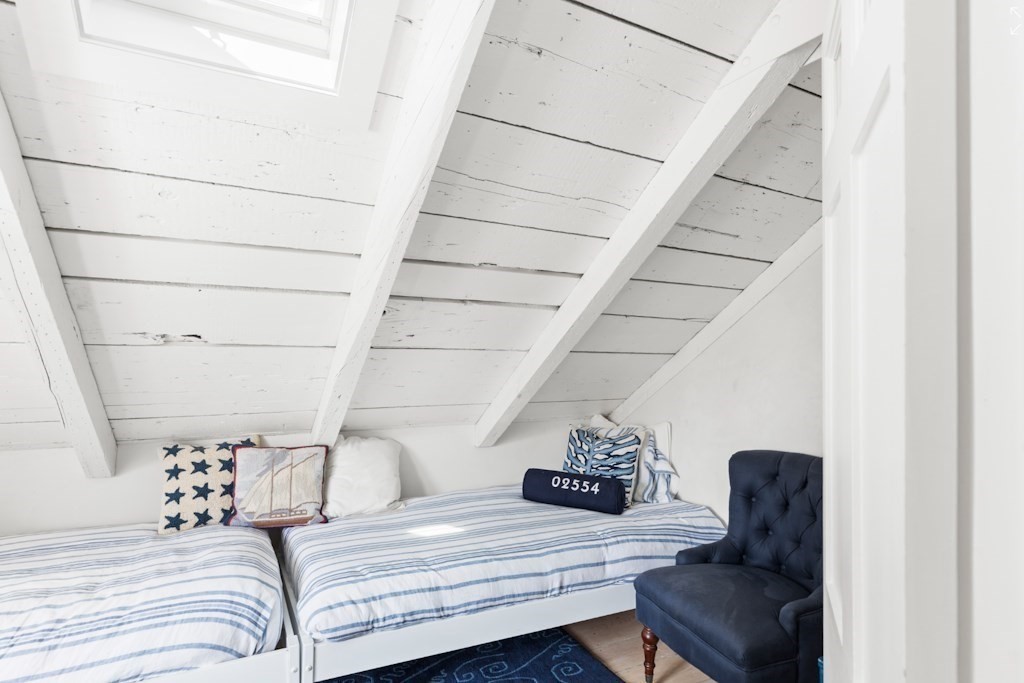 27 North Liberty Street Nantucket, MA 02554 - Photo 15 of 21