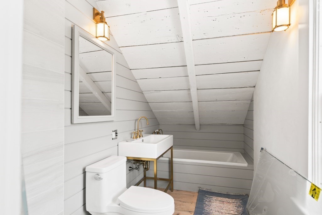 27 North Liberty Street Nantucket, MA 02554 - Photo 16 of 21