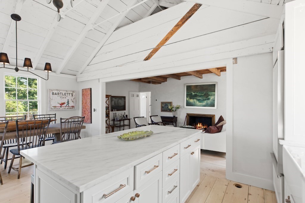 27 North Liberty Street Nantucket, MA 02554 - Photo 6 of 21