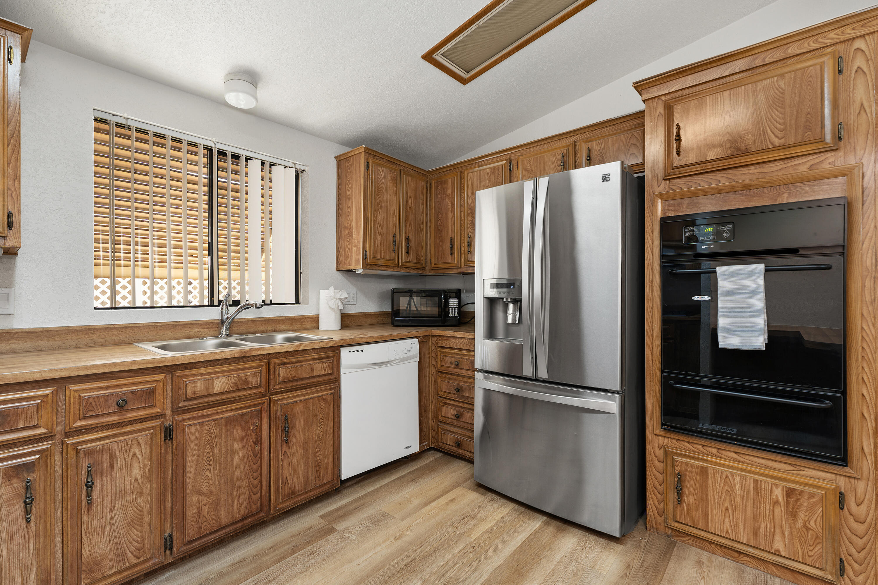 46618 Madison Street, Unit 73 Indio, CA 92201 - Photo 8 of 27 31_12086831_188605_188605-EI-131