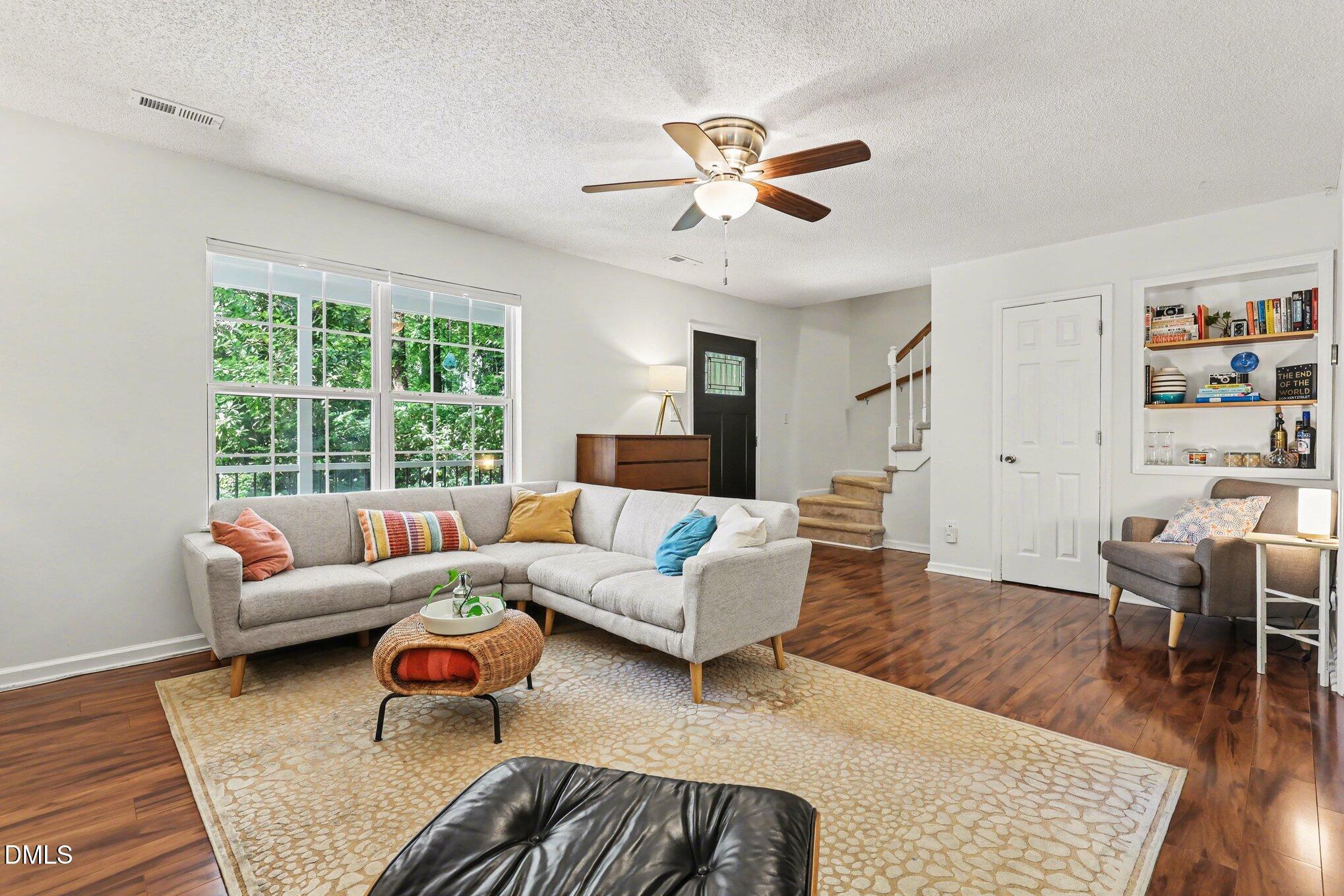 4204 Loch Harbour Lane Raleigh, NC 27606 - Photo 8 of 31 008_file_2028