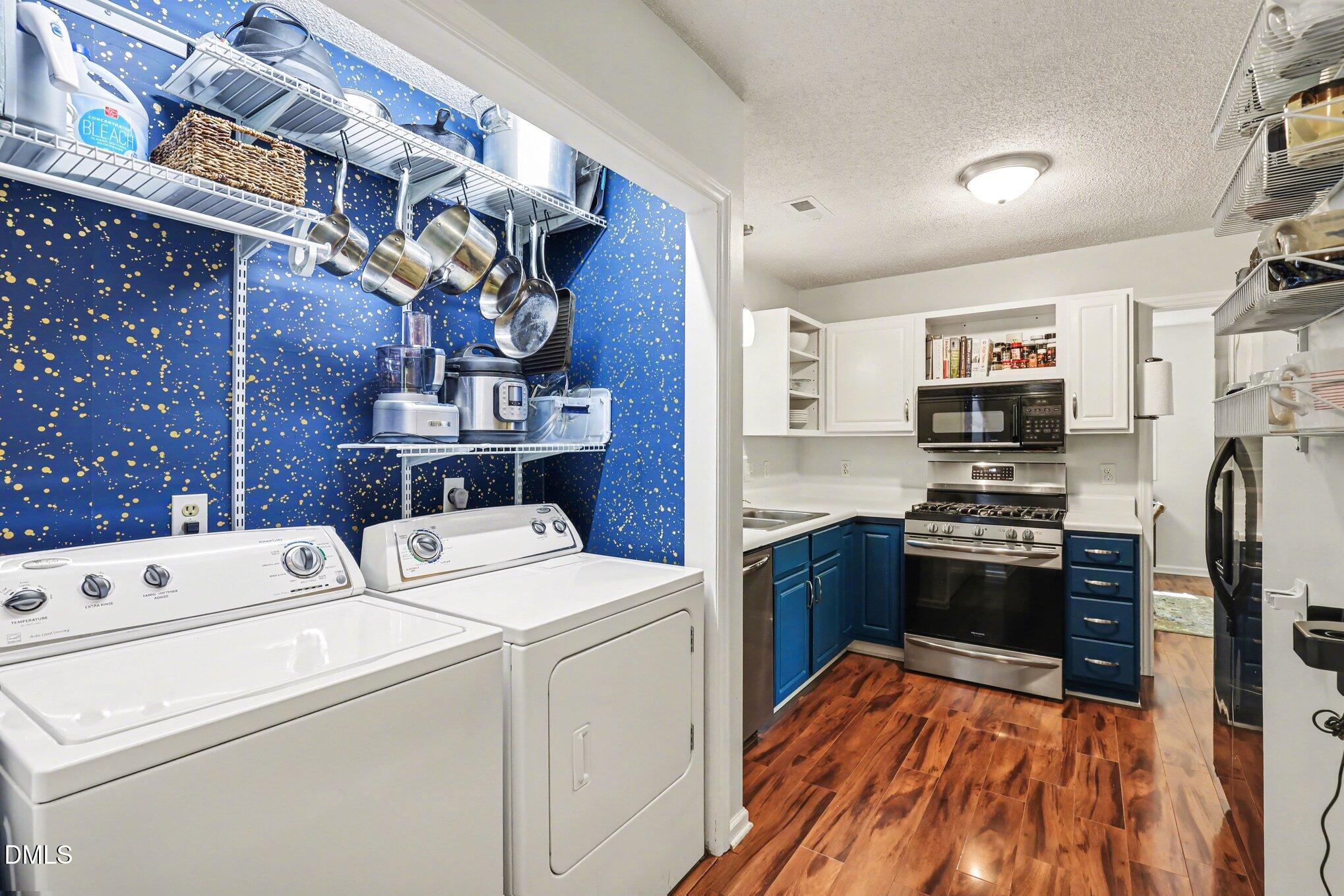 4204 Loch Harbour Lane Raleigh, NC 27606 - Photo 24 of 31 024_file_3276