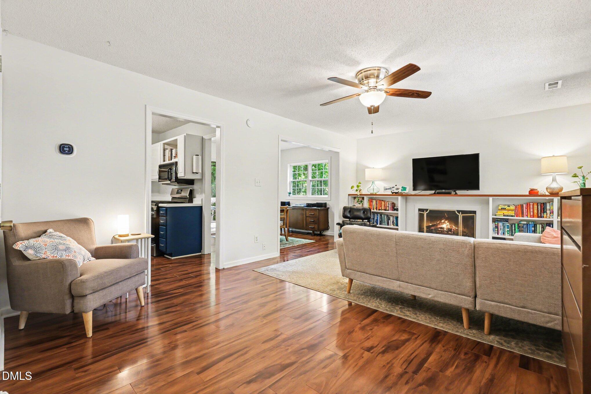 4204 Loch Harbour Lane Raleigh, NC 27606 - Photo 5 of 31 005_file_5645