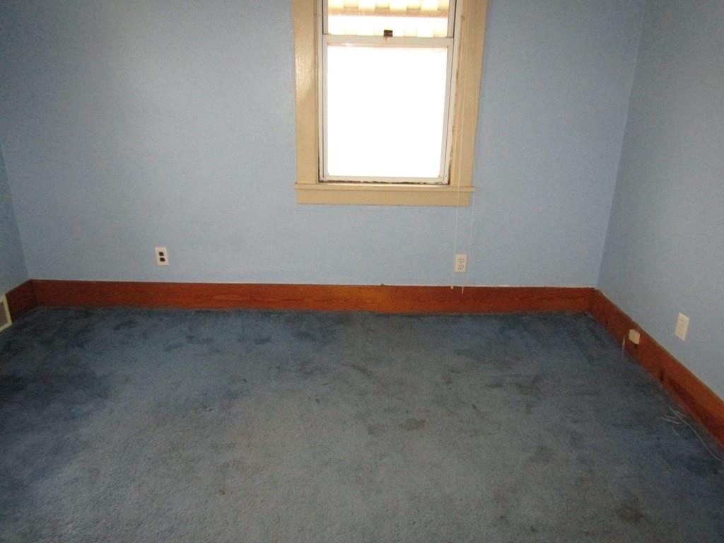 255 State Street Baden, PA 15005 - Photo 22 of 24 an empty room with a window