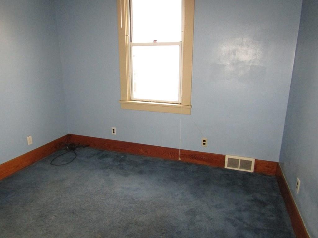 255 State Street Baden, PA 15005 - Photo 23 of 24 an empty room with a window