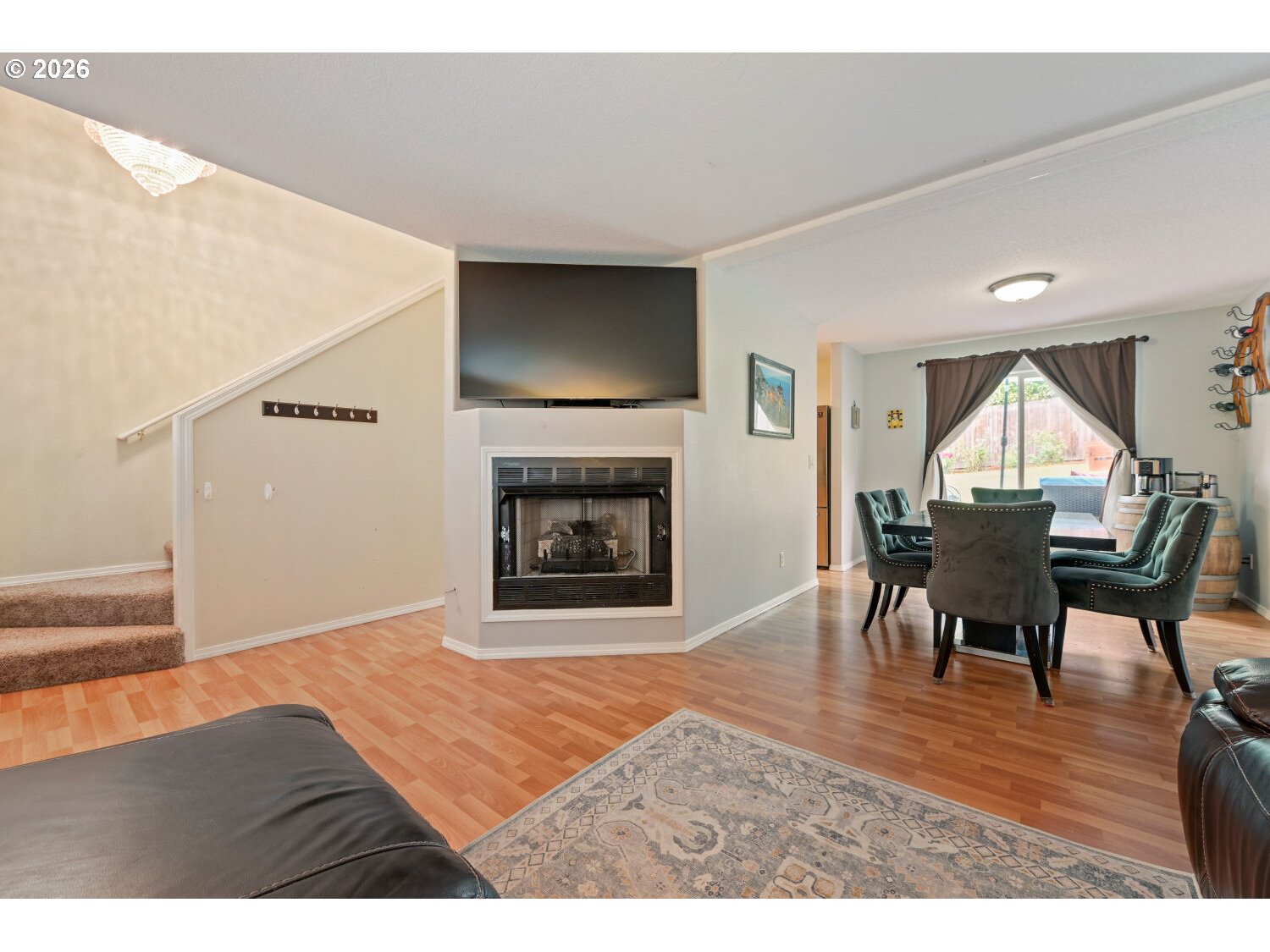7502 Southwest Applegate Drive Beaverton, OR 97007 - Photo 3 of 34 Living Room