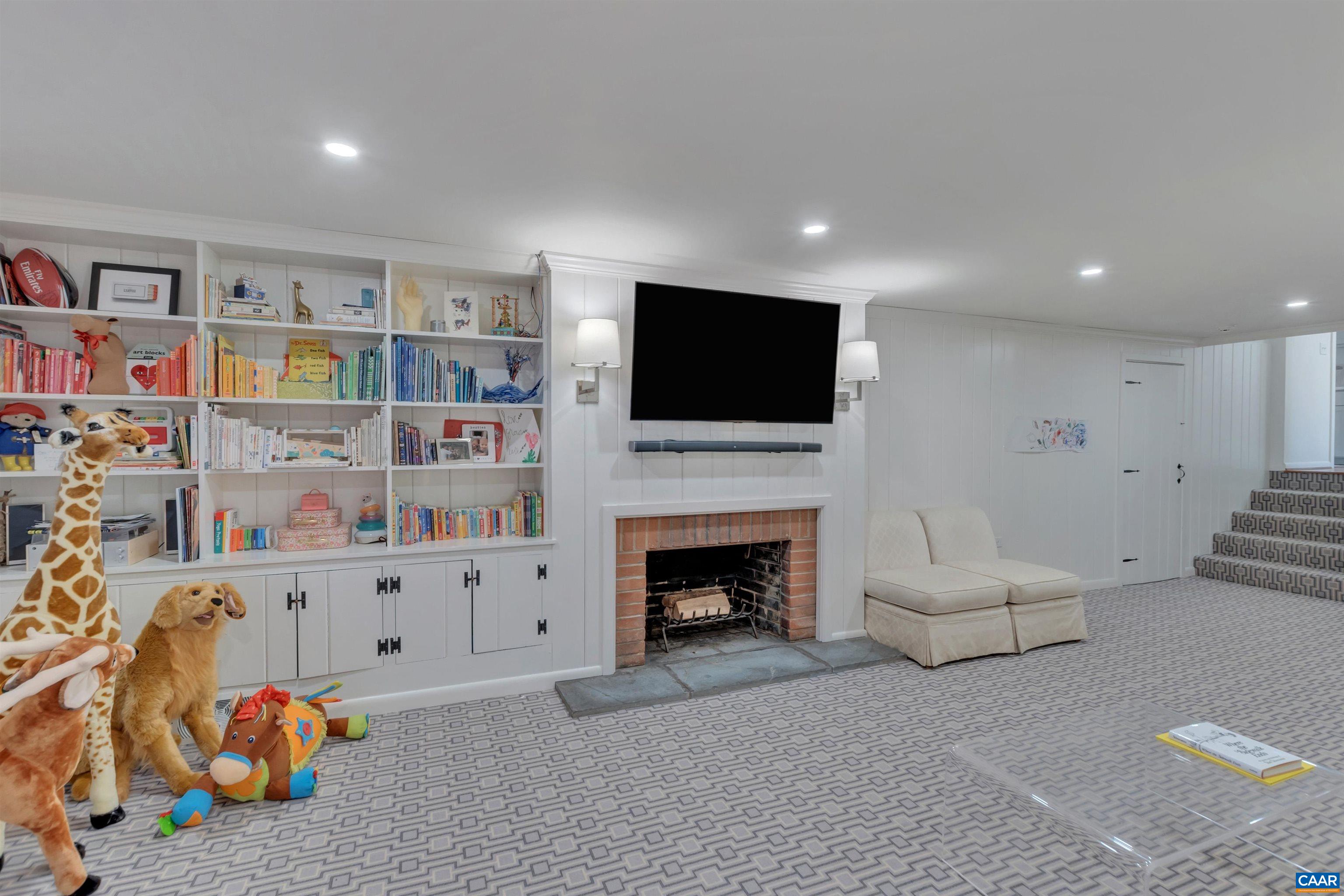 2043 Thomson Road Charlottesville, VA 22903 - Photo 36 of 40 Gallery Image 36