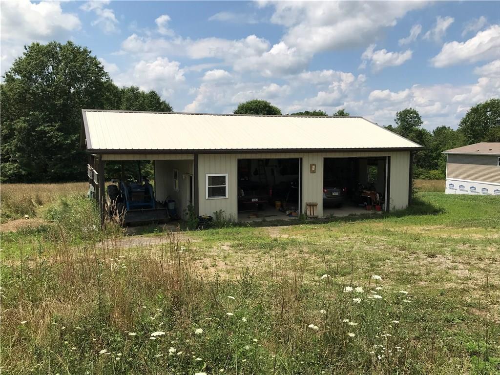 742 Shenango Road New Castle, PA 16101 - Photo 5 of 24