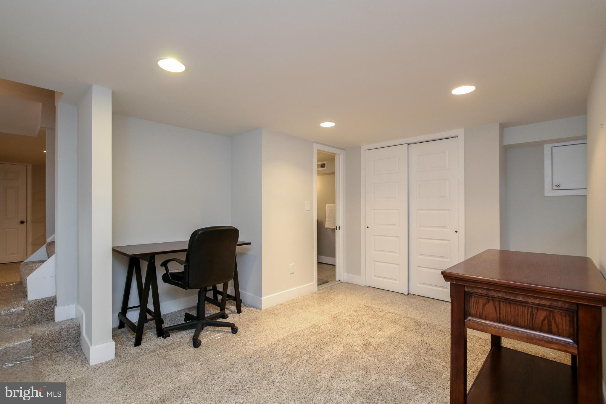 829 Kingston Road Baltimore, MD 21212 - Photo 26 of 30 a view of a workspace with furniture