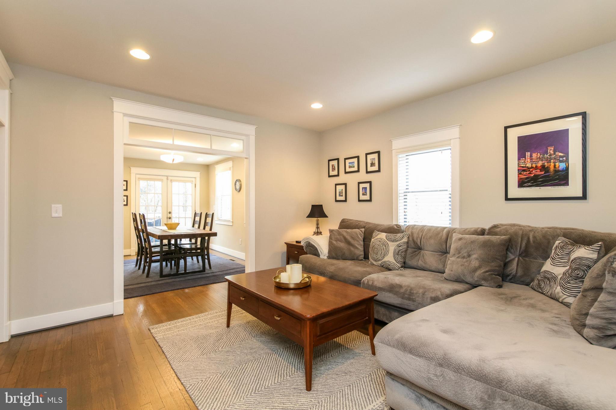 829 Kingston Road Baltimore, MD 21212 - Photo 6 of 30 a living room with furniture and a couch