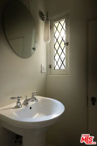 $3,695,000 | 3756 Effingham Place, Los Angeles, CA 90027