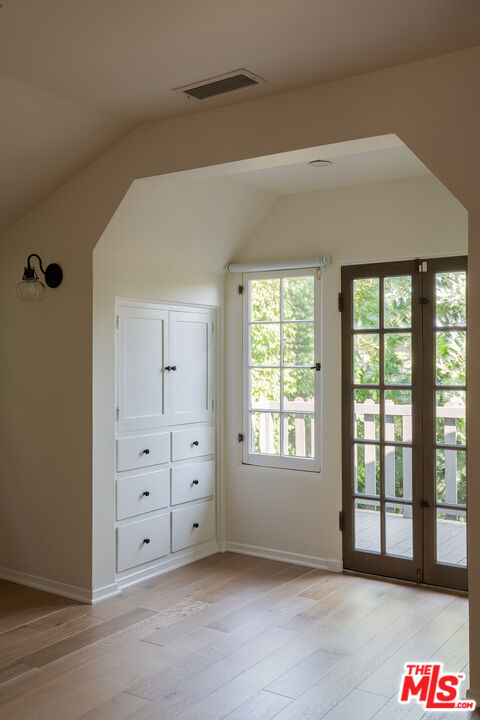 3756 Effingham Place Los Angeles, CA 90027 - Photo 16 of 57