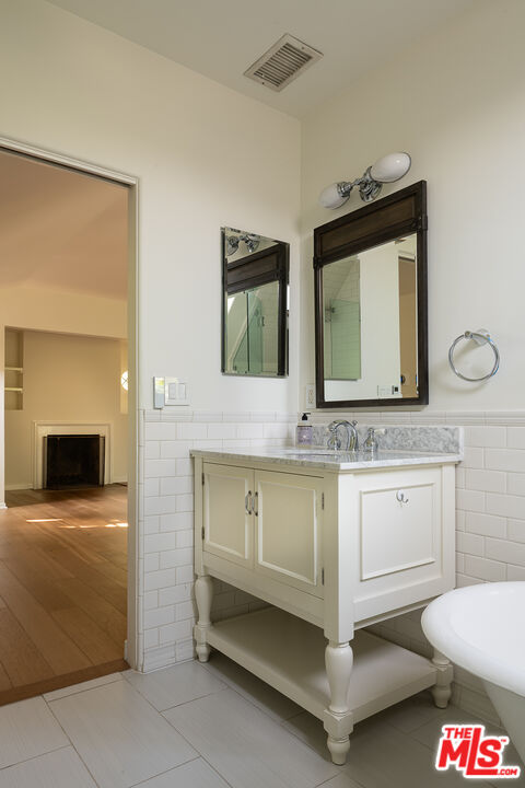 3756 Effingham Place Los Angeles, CA 90027 - Photo 20 of 57