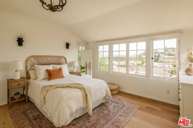 $3,695,000 | 3756 Effingham Place, Los Angeles, CA 90027