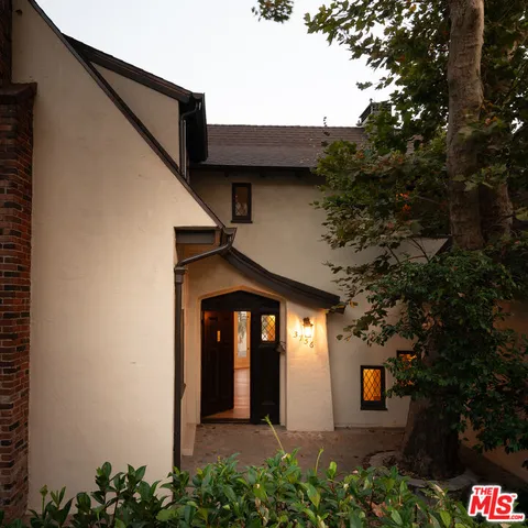 $3,695,000 | 3756 Effingham Place, Los Angeles, CA 90027
