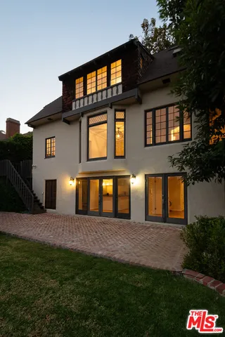 $3,695,000 | 3756 Effingham Place, Los Angeles, CA 90027