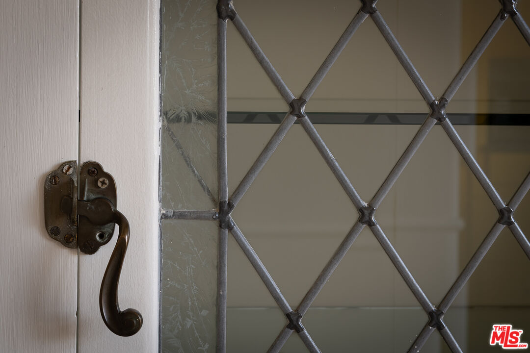 3756 Effingham Place Los Angeles, CA 90027 - Photo 7 of 57