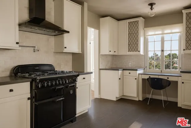 $3,695,000 | 3756 Effingham Place, Los Angeles, CA 90027