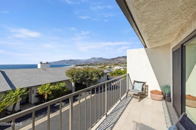 $2,755,000 | 6766 Las Olas Way, Malibu, CA 90265