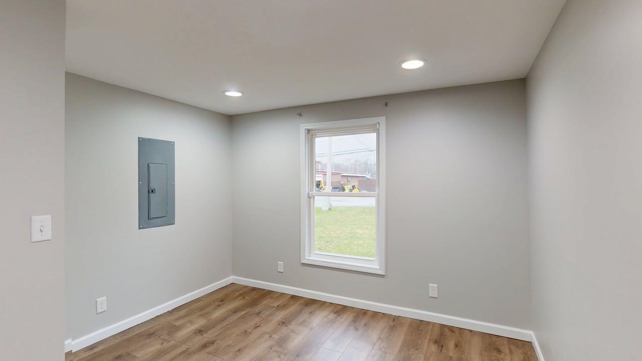 2975 East Ashby Road Midland, MI 48640 - Photo 16 of 27 1932671-97aec9a4-5450-4bc0-87bb-8d88ff9b7ea4.JPG