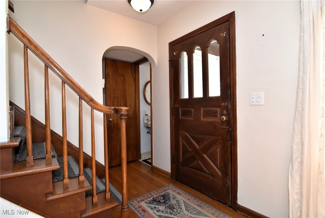 2636 Queenston Road Cleveland Heights, OH 44118 - Photo 4 of 45 Front Entry
