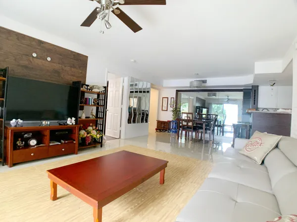 $2,280 | 5015 Wiles Road, Unit 206, Coconut Creek, FL 33073