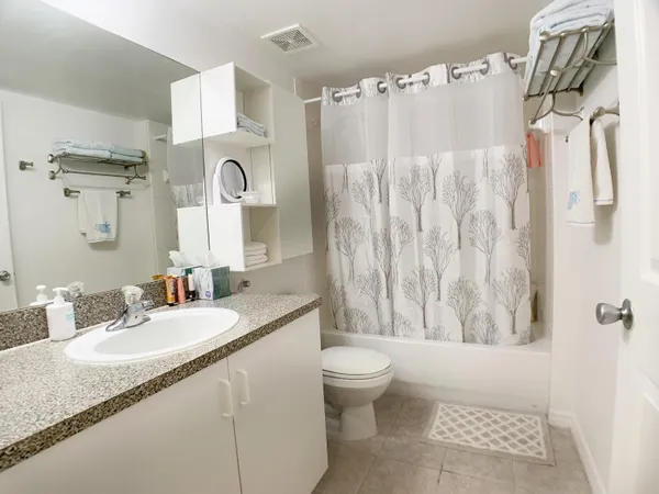 $2,280 | 5015 Wiles Road, Unit 206, Coconut Creek, FL 33073