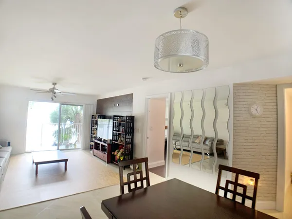 $2,280 | 5015 Wiles Road, Unit 206, Coconut Creek, FL 33073