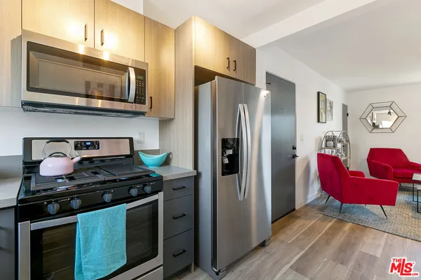 $2,395 | 2918 Hauser Boulevard, Unit 1, Los Angeles, CA 90016