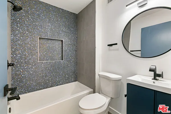 $2,395 | 2918 Hauser Boulevard, Unit 1, Los Angeles, CA 90016