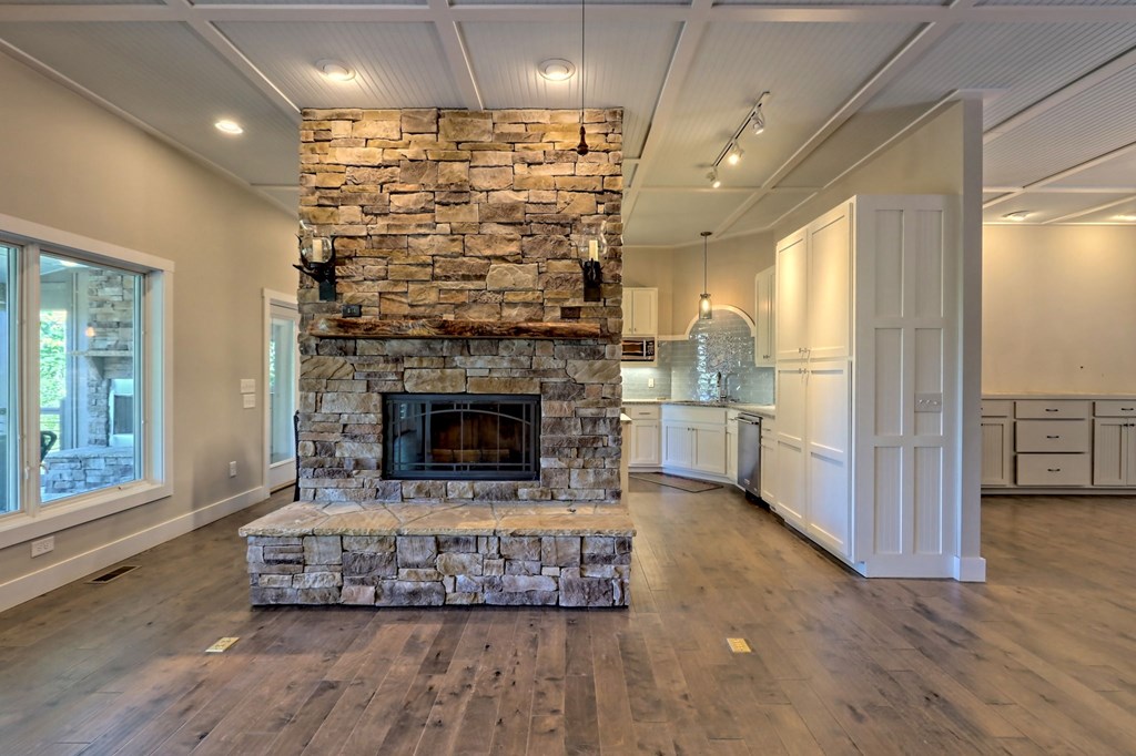 21 Talala Ridge Brasstown, NC 28902 - Photo 14 of 71 Gallery Image 14