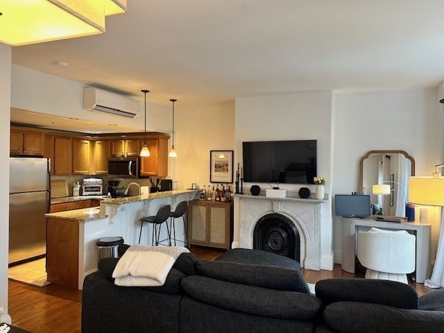 191 Warren Avenue, Unit 3 Boston, MA 02116 - Photo 2 of 11