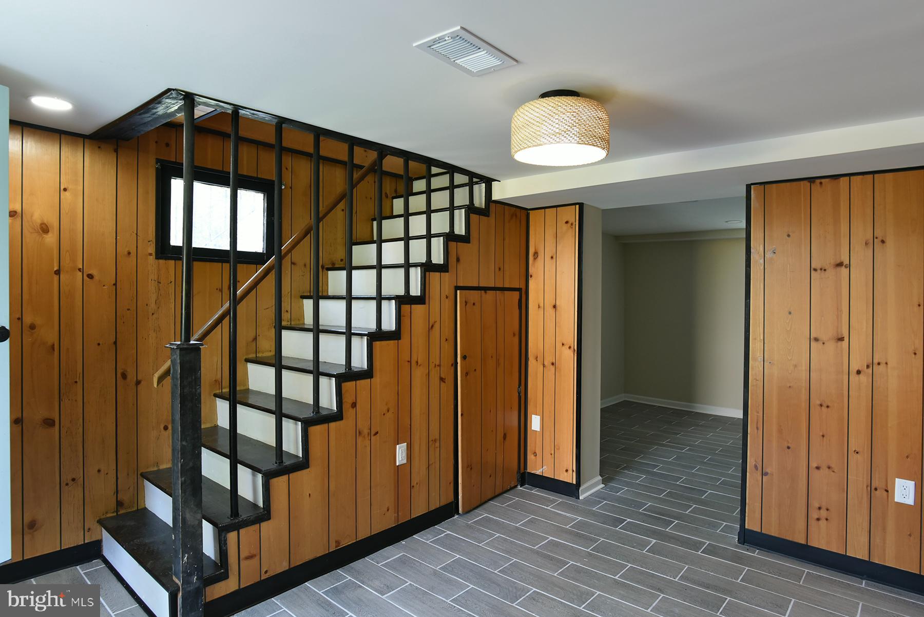 70 Nottingham Road Hagerstown, MD 21740 - Photo 35 of 39 an entrance door view with staircase