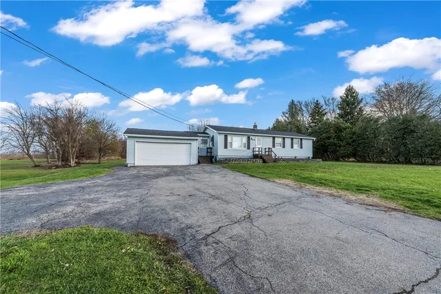 $219,900 | 2352 Sweden Walker Road, Clarkson, NY 14420
