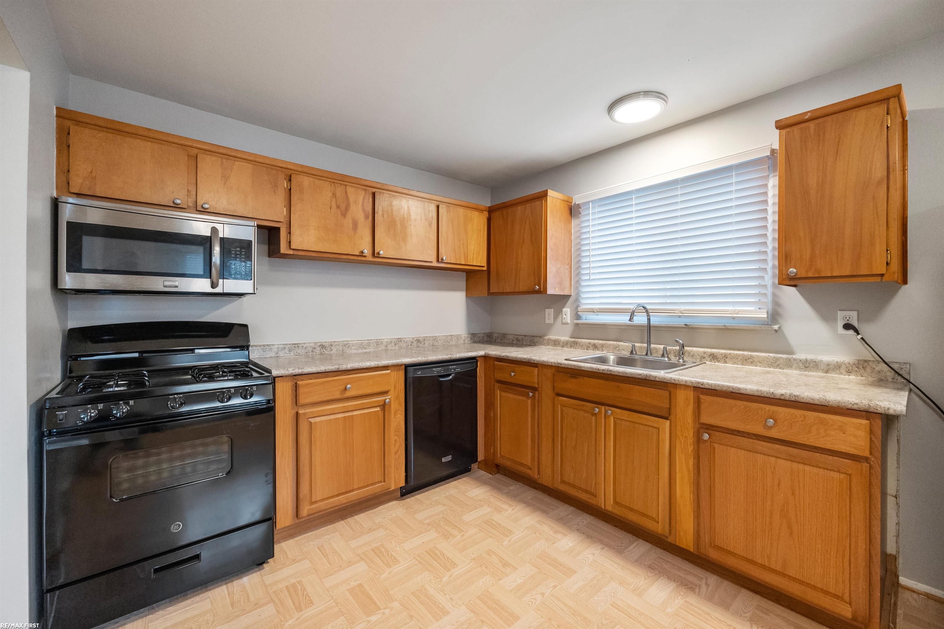 1260 Princeton Road Berkley, MI 48072 - Photo 2 of 26