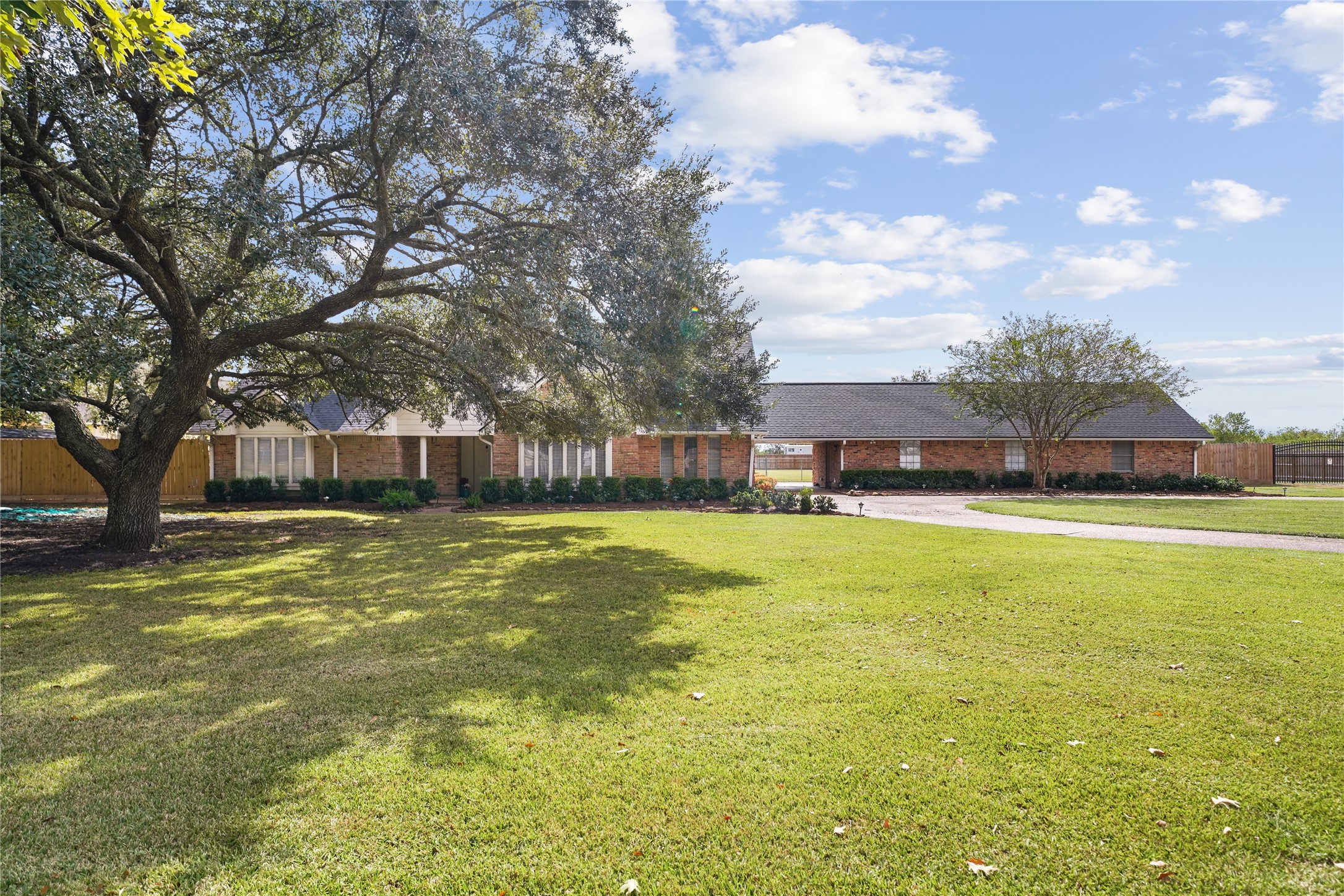 4410 County Road 63 Rosharon, TX 77583 - Photo 2 of 50