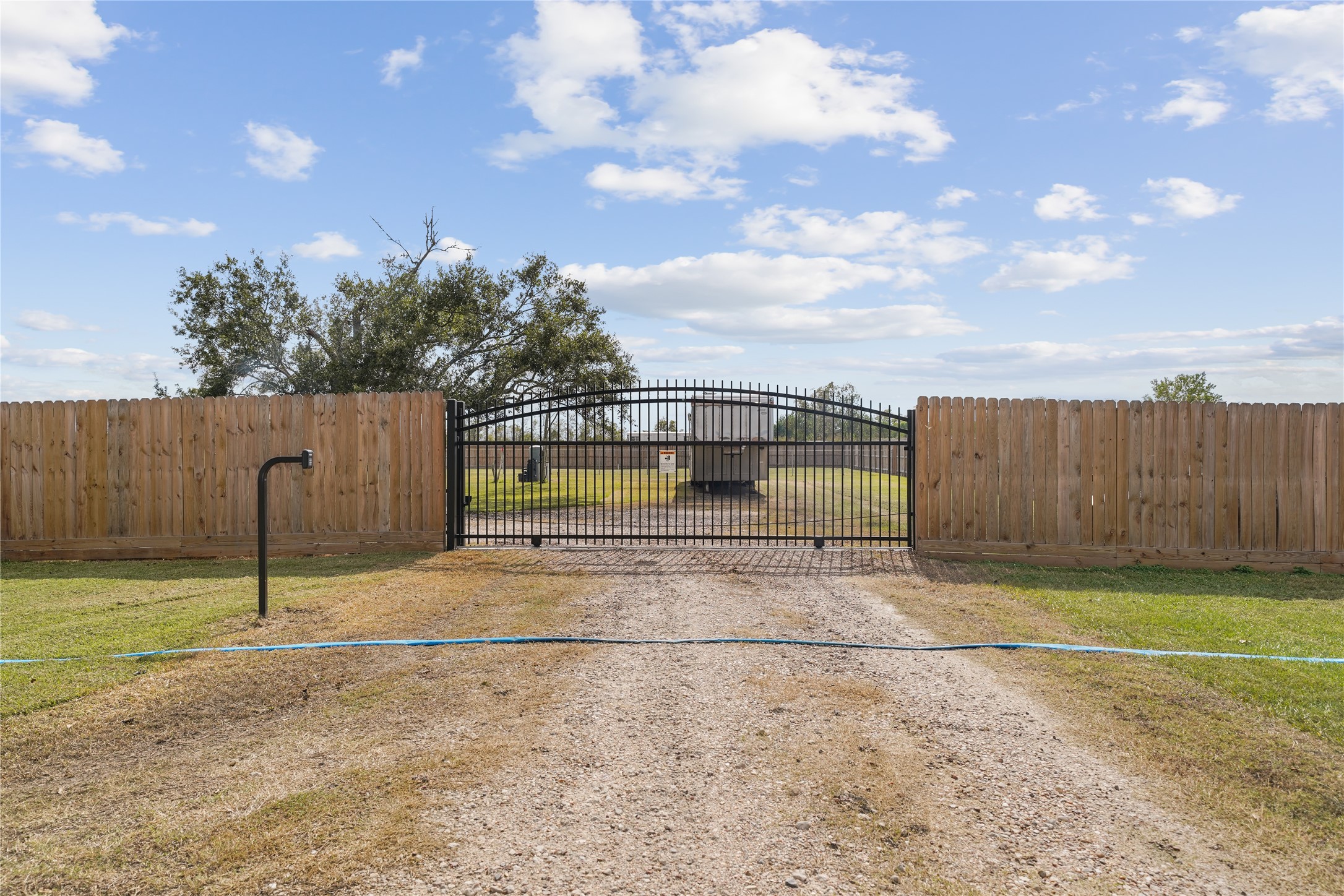 4410 County Road 63 Rosharon, TX 77583 - Photo 4 of 50