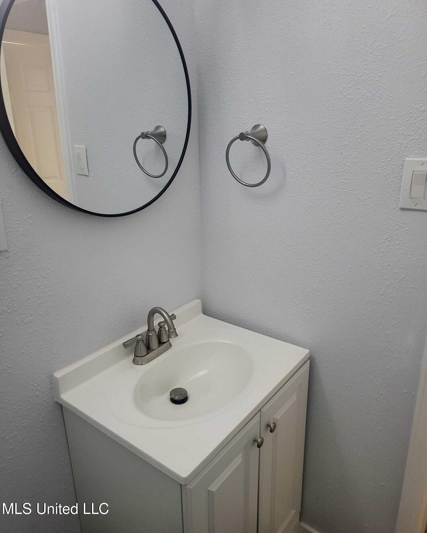 1715 Dixie Drive Jackson, MS 39209 - Photo 8 of 10 Bath