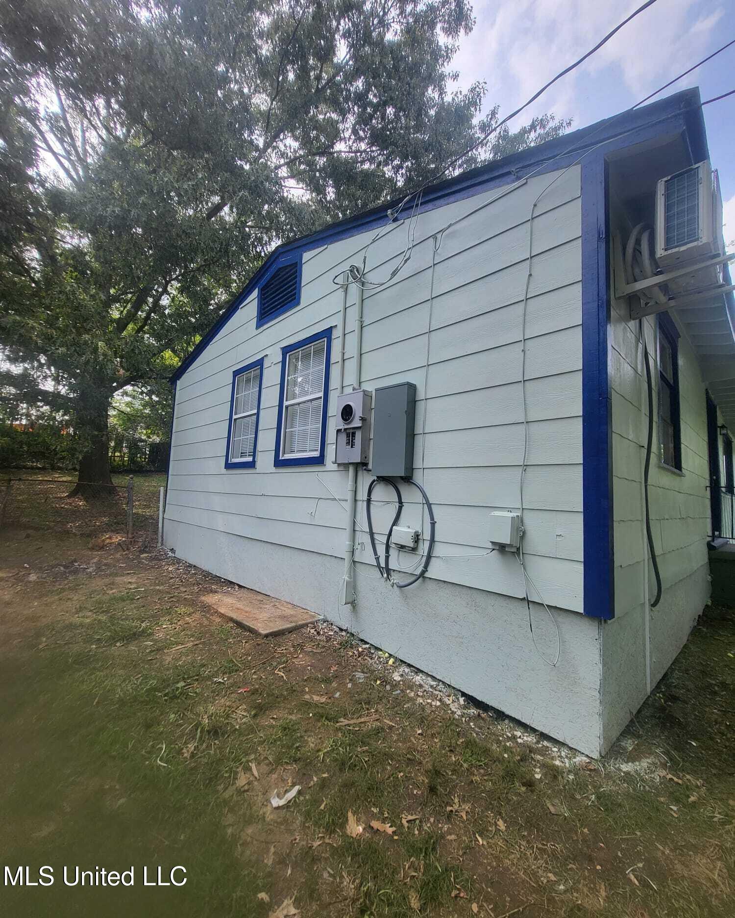 1715 Dixie Drive Jackson, MS 39209 - Photo 10 of 10 Side yard