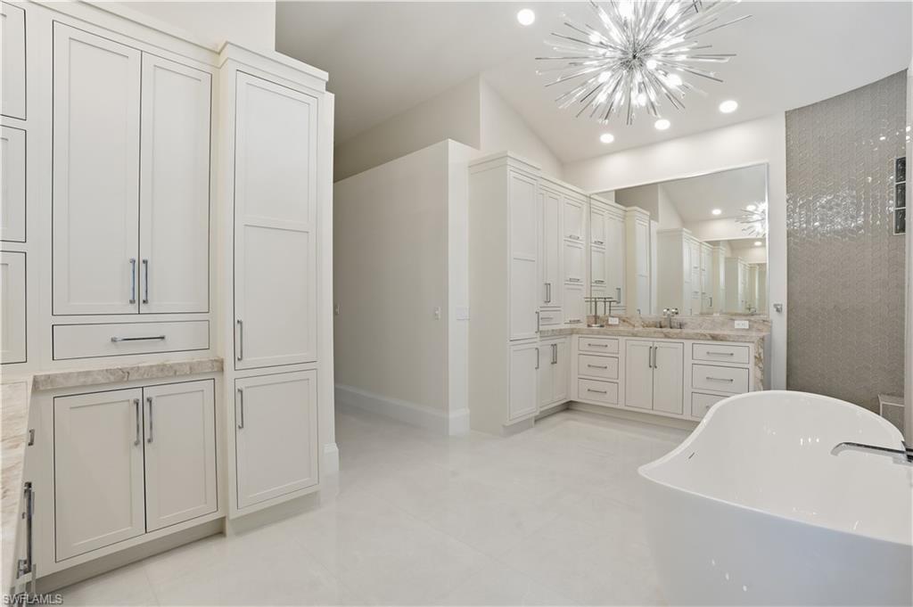 328 Sedgwick Court Naples, FL 34108 - Photo 20 of 48